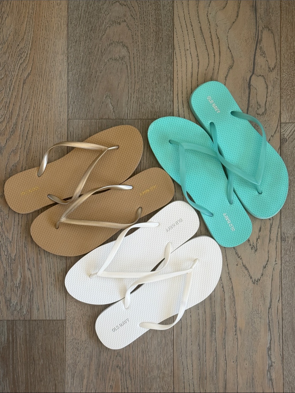 (3) Pairs Old Navy Flip Flops Sandals White, Turquoise, Tan/Matte Gold-Size 9